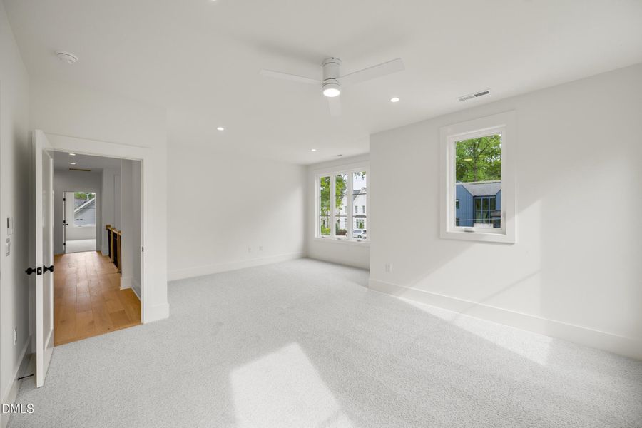 47 -2817 claremont rd, interior