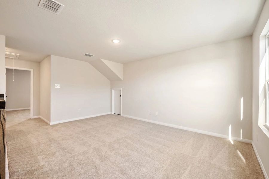 Spacious, unfurnished interior of a new home in Patterson Ranch, Georgetown (Image 40).