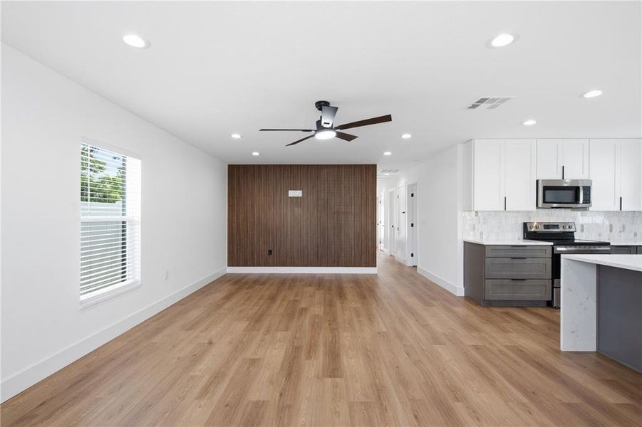 Spacious, unfurnished interior of a new home in , Tampa (Image 28). Spacious, unfurnished interior of a new home in , Tampa (Image 28).