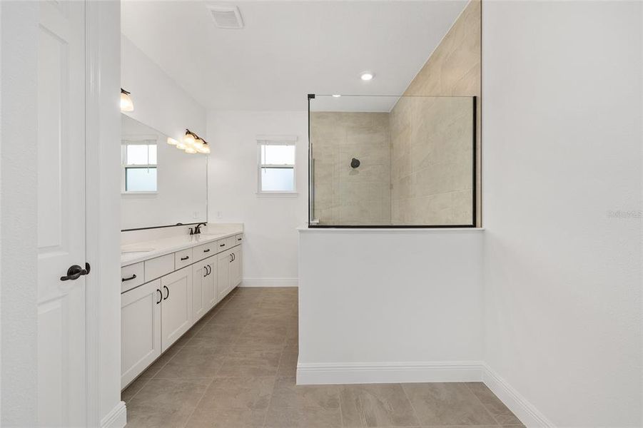 Furnished interior view inside a new home in , Ocala (Image 10).