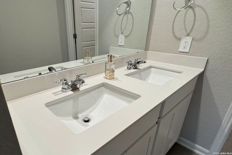 Close-up of interior finishes inside a home in Thomas Pond, San Antonio (Image 16).