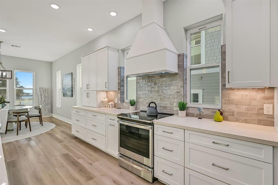 Furnished interior view inside a new home in , Galveston (Image 36).