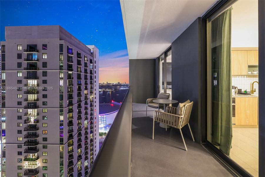 Condo located in Miami, FL showcasing its design and architecture (Image 28). Condo located in Miami, FL showcasing its design and architecture (Image 28).