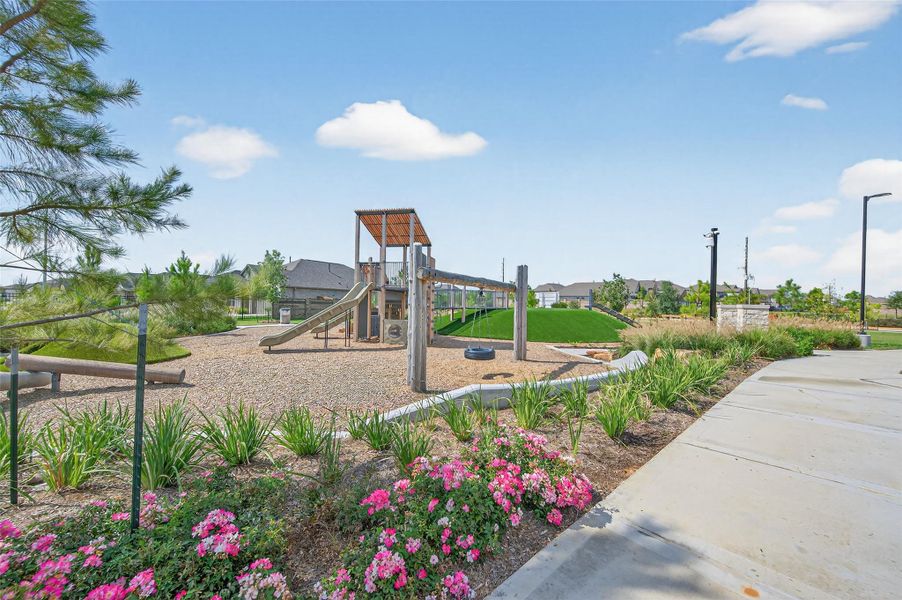 Community amenities in Cypress Green, Hockley (Image 32).