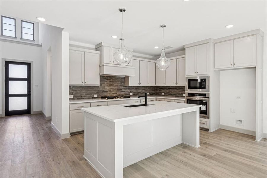 Packed with space, storage and style, this dream kitchen is calling your name! Packed with space, storage and style, this dream kitchen is calling your name!