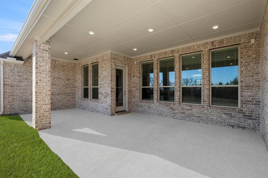 25. 532 Birthright - Patio