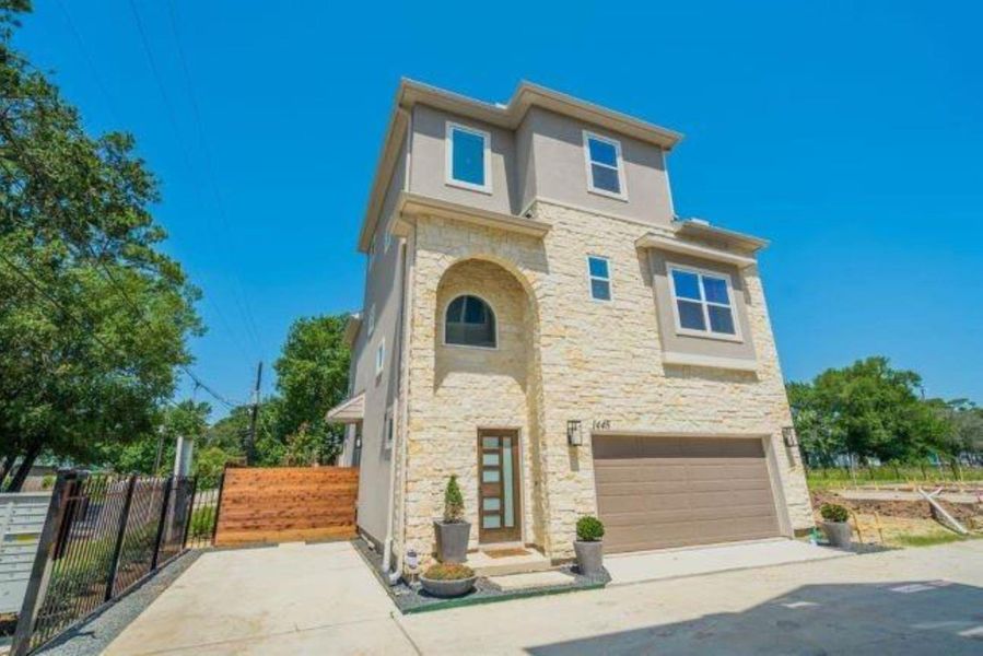 Front exterior of a home in the Parkview at Oak Forest community, located in Houston, TX (Image 11). Front exterior of a home in the Parkview at Oak Forest community, located in Houston, TX (Image 11).