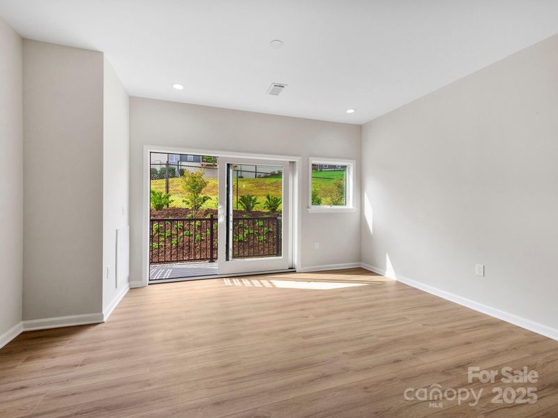 Spacious, unfurnished interior of a new home in , Asheville (Image 25).