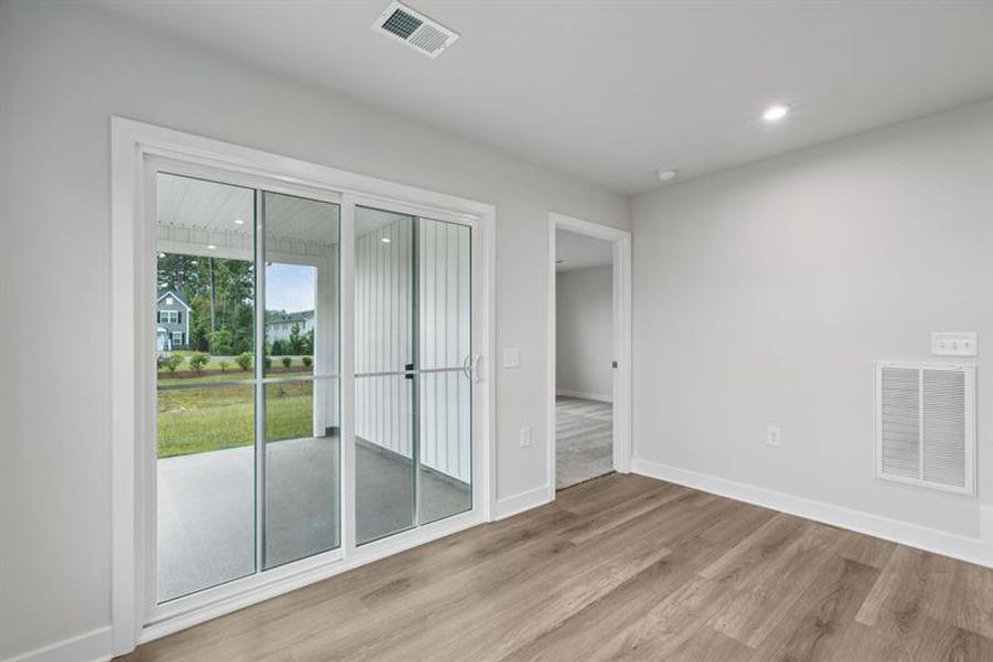 Spacious, unfurnished interior of a new home in Chapel Branch, Santee (Image 12).