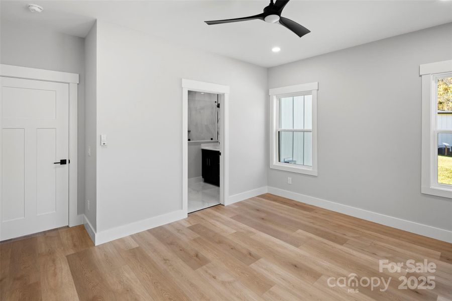 Spacious, unfurnished interior of a new home in , Asheville (Image 22).