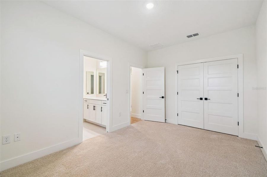 Spacious, unfurnished interior of a new home in Hidden Ridge, New Port Richey (Image 51).