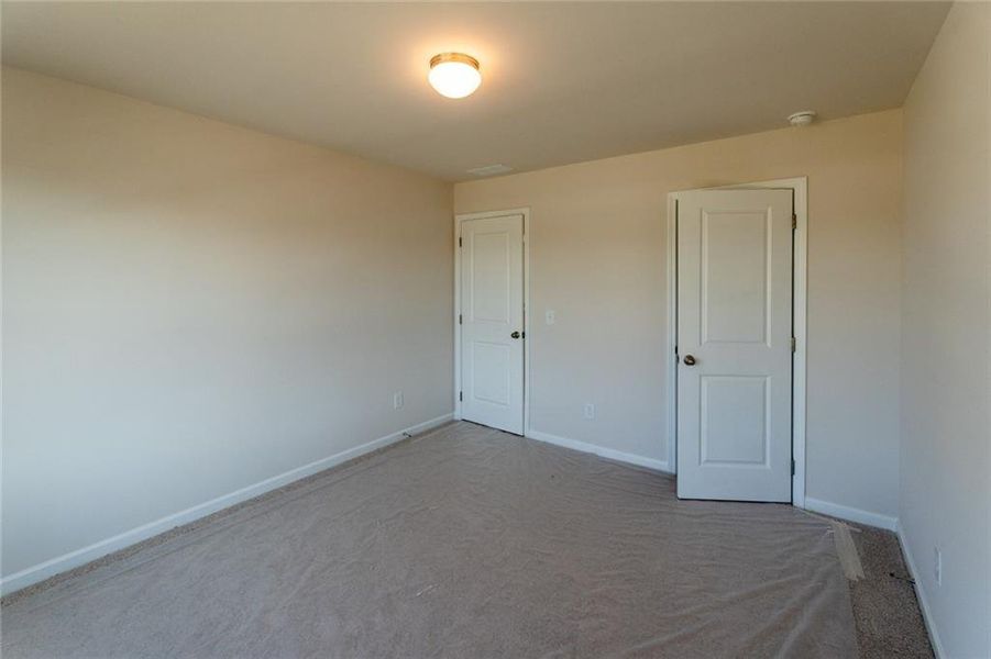 Spacious, unfurnished interior of a new home in Creekside Landing, Dallas (Image 15). Spacious, unfurnished interior of a new home in Creekside Landing, Dallas (Image 15).