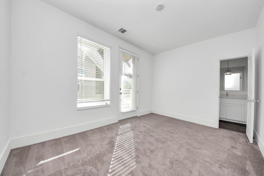 Spacious, unfurnished interior of a new home in Carver Landing, Houston (Image 43).