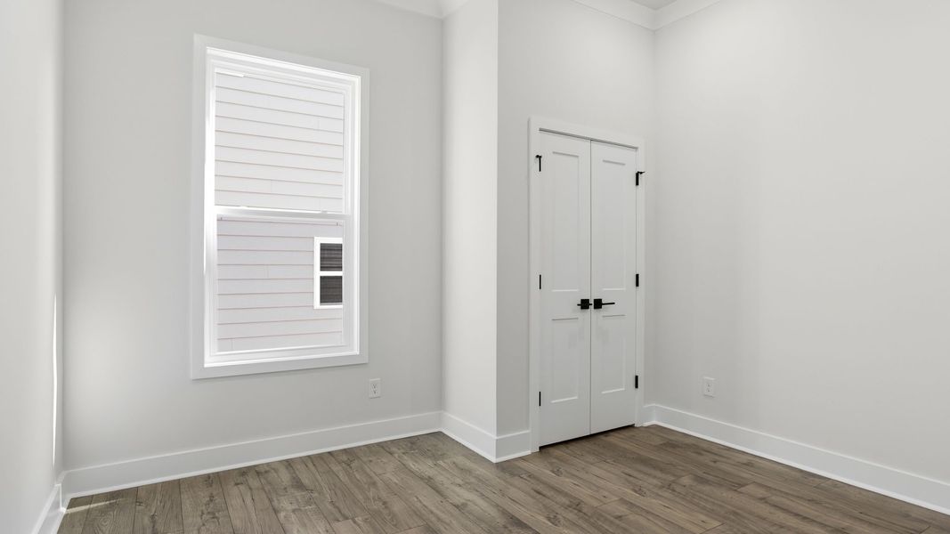 Spacious, unfurnished interior of a new home in Cottonwood Ridge, Piedmont (Image 14).