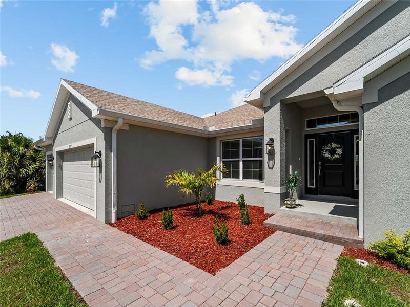 Exterior details and patio area of a home in Port Charlotte, Port Charlotte (Image 39).