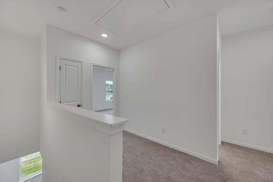 Spacious, unfurnished interior of a new home in Sweetbriar Place, Lebanon (Image 15).