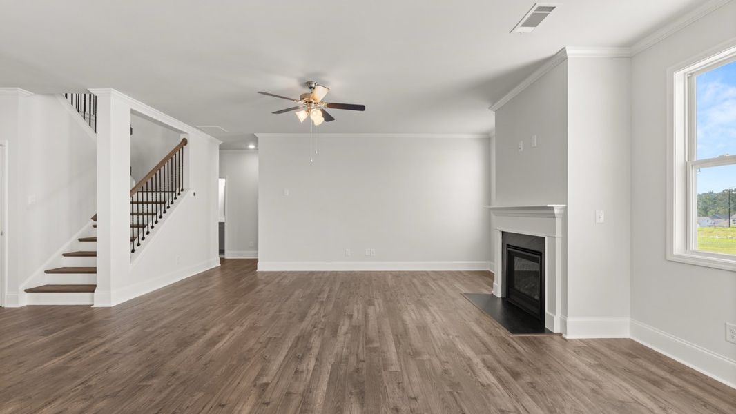 Representative unfurnished interior of a home built from the Bellview by D.R. Horton in Hamptons at Riverwood East, Dallas (Image 17).