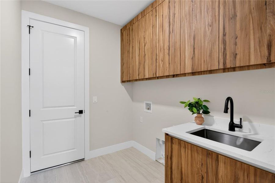 Close-up of interior finishes inside a home in , Cape Coral (Image 20). Close-up of interior finishes inside a home in , Cape Coral (Image 20).