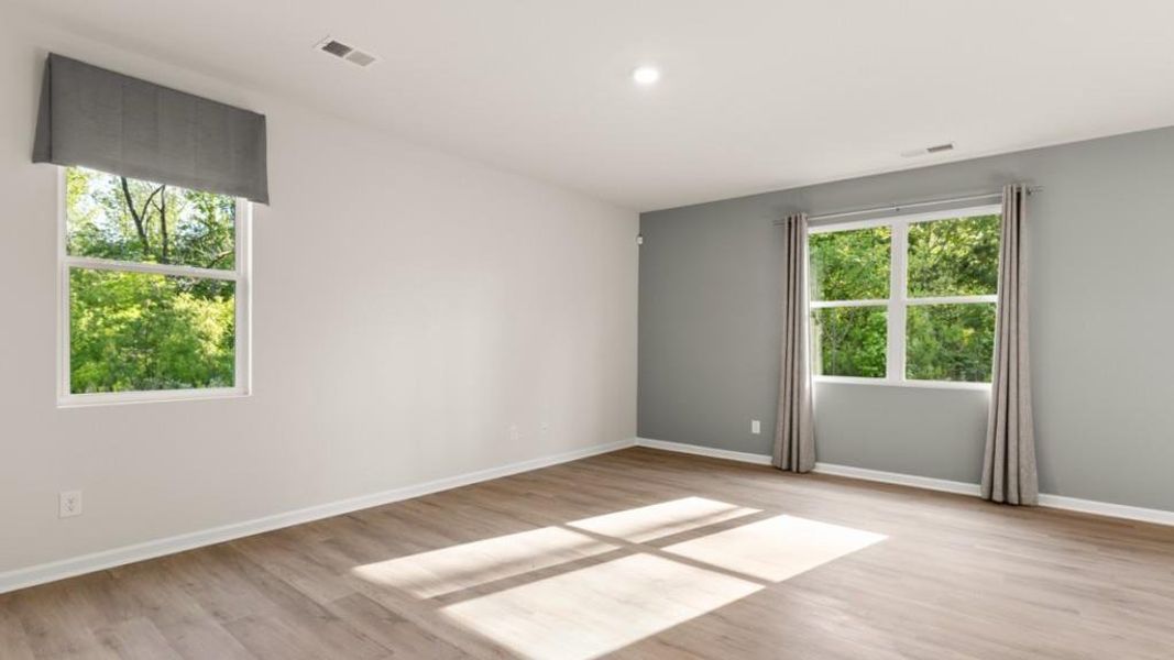 Spacious, unfurnished interior of a new home in Aurora Creek, Dallas (Image 16).