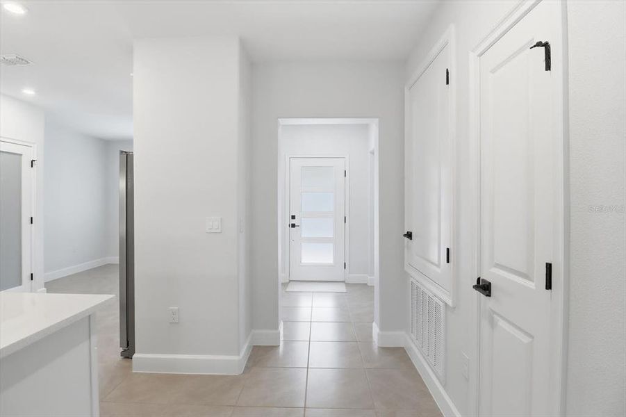Spacious, unfurnished interior of a new home in , Dunnellon (Image 33).
