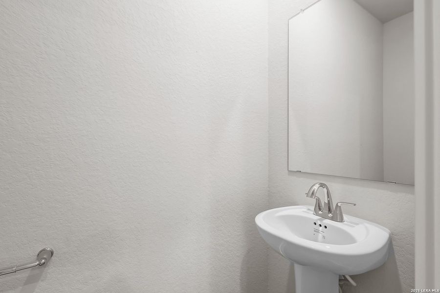 Close-up of interior finishes inside a home in Mesa Vista, San Antonio (Image 13).