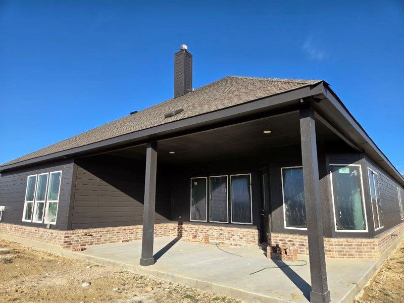 Exterior details and patio area of a home in Hillview Addition, Decatur (Image 3).