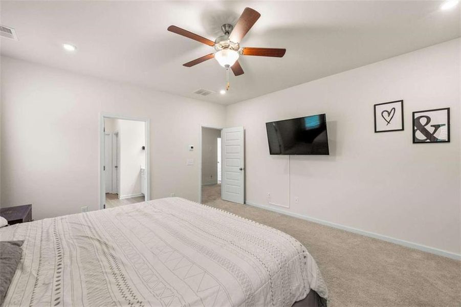 Furnished interior view inside a new home in , Dallas (Image 5).