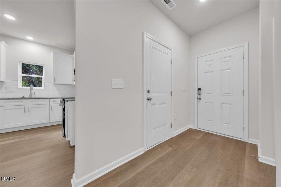 06-106 Summitt Ave_006