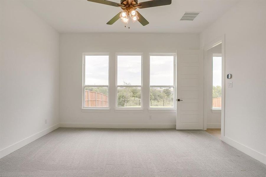 Spacious, unfurnished interior of a new home in Talon Hills, Fort Worth (Image 20). Spacious, unfurnished interior of a new home in Talon Hills, Fort Worth (Image 20).
