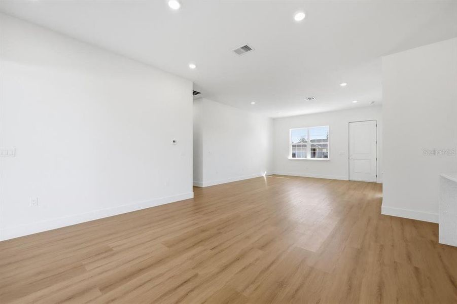 Spacious, unfurnished interior of a new home in , Ocala (Image 28).