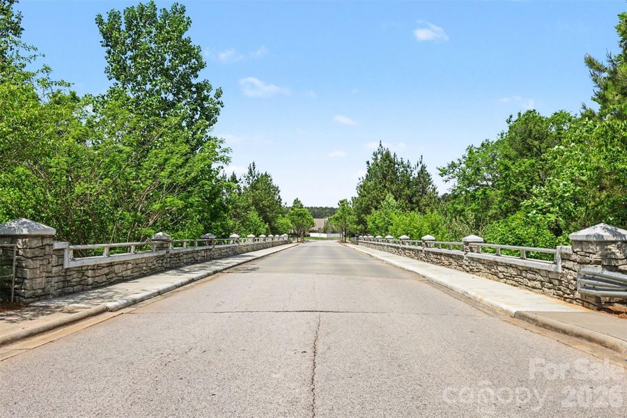 Natural landscape and outdoor views near Walnut Creek in Lancaster (Image 41).