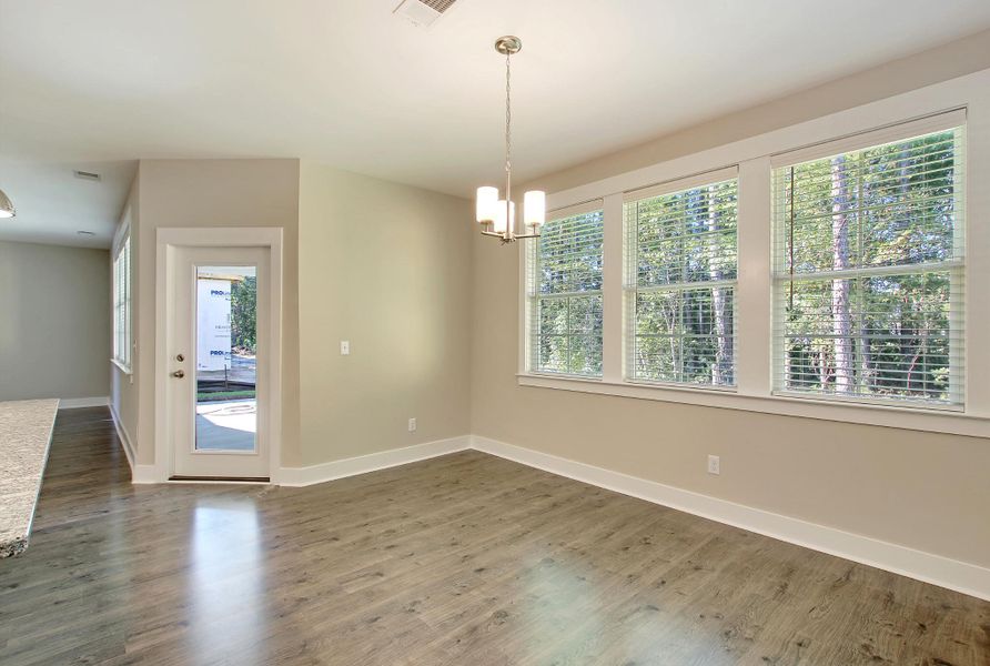 Saratoga Dining Area