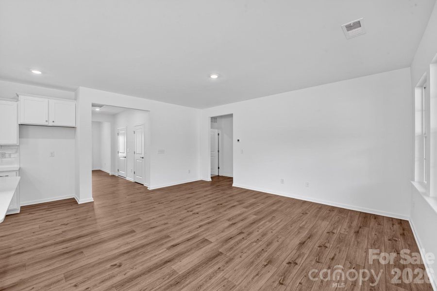Spacious, unfurnished interior of a new home in Roselyn, Lancaster (Image 15).