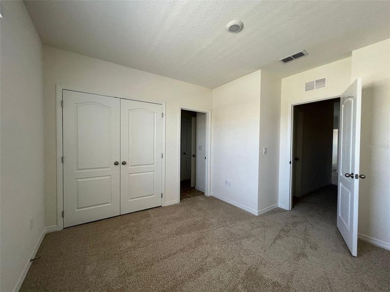 Spacious, unfurnished interior of a new home in , Davenport (Image 7).