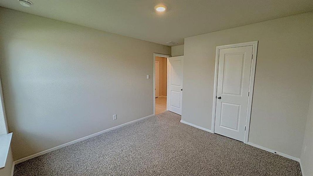 Spacious, unfurnished interior of a new home in Highlands at Chapel Creek, Fort Worth (Image 11).