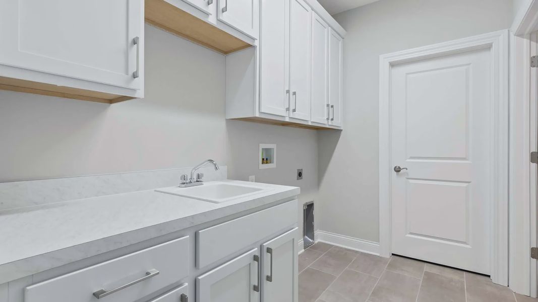 Representative furnished interior of a home built from the Torino by Epcon Communities in The Courtyards at Franklin Road, Murfreesboro (Image 43).