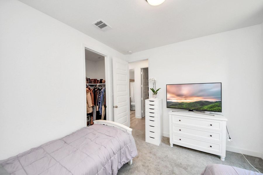 Image 24 of a home in Bridgeland 45'. Image 24 of a home in Bridgeland 45'.