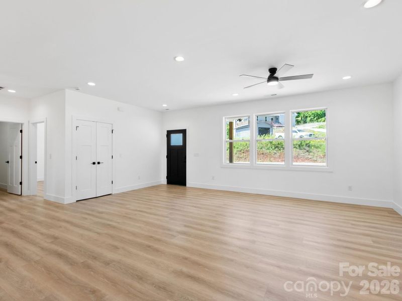 Spacious, unfurnished interior of a new home in , Old Fort (Image 11).