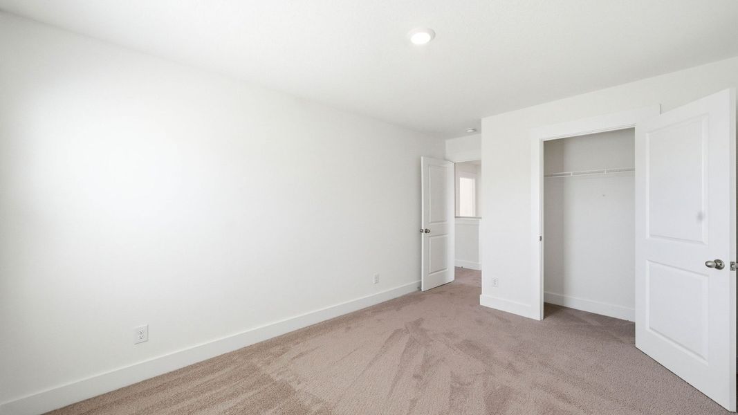 Spacious, unfurnished interior of a new home in Fieldcrest Acres, Blountville (Image 22).