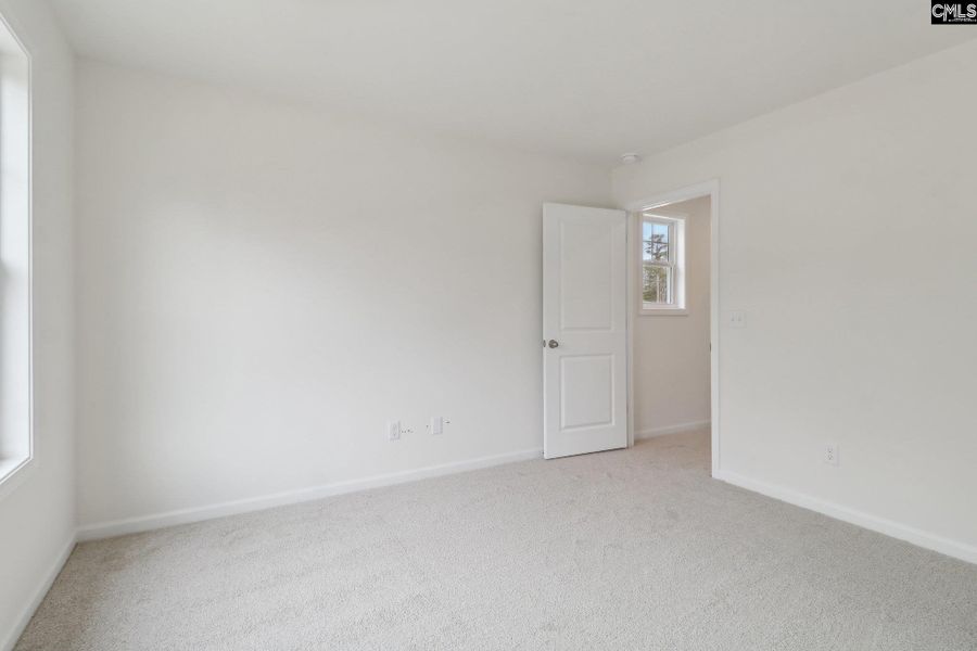 Spacious, unfurnished interior of a new home in Peachtree Hills, Lexington (Image 21).