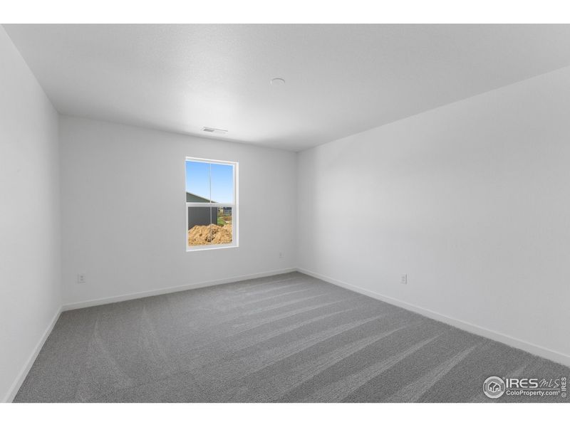 Spacious, unfurnished interior of a new home in Granary, Johnstown (Image 13).