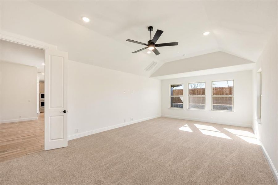 Spacious, unfurnished interior of a new home in Bear Creek Classic 60, Lavon (Image 19). Spacious, unfurnished interior of a new home in Bear Creek Classic 60, Lavon (Image 19).