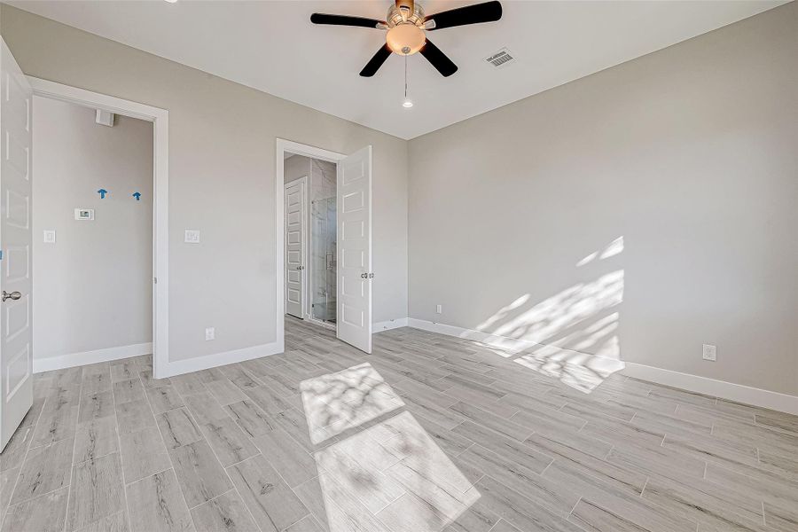 Spacious, unfurnished interior of a new home in , Needville (Image 16).