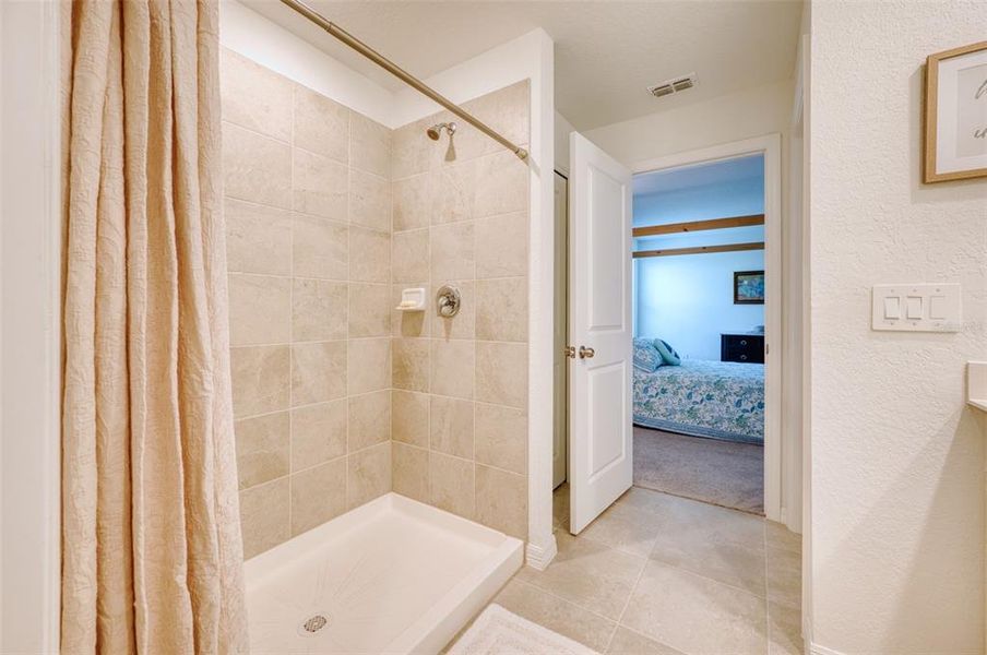 Furnished interior view inside a new home in , Bradenton (Image 29).