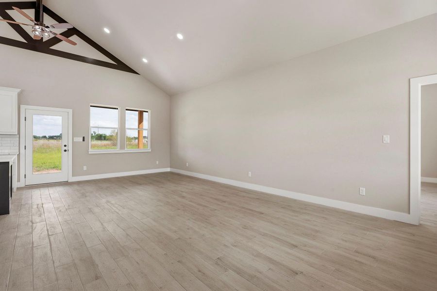 Spacious, unfurnished interior of a new home in , Franklin (Image 19).