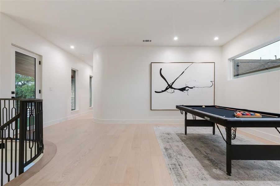 Furnished interior view inside a new home in , Dallas (Image 19).