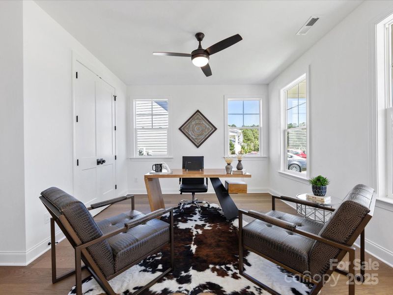 Home Office / Flex Space