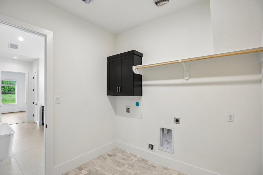 Spacious, unfurnished interior of a new home in Homestead Hill, New Waverly (Image 26).