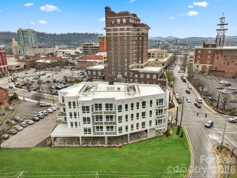 Condo located in Asheville, NC showcasing its design and architecture (Image 4).