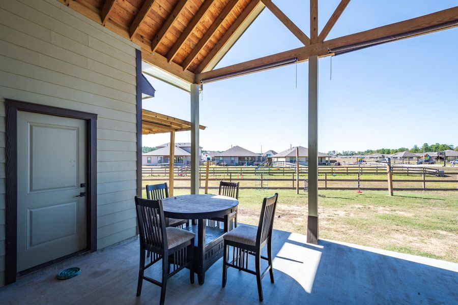 Exterior details and patio area of a home in , Anahuac (Image 23).